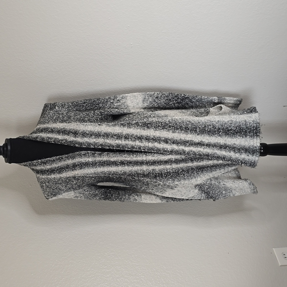 Tommy Bahama Knit Cardigan Sweater in Black and Grey Size S